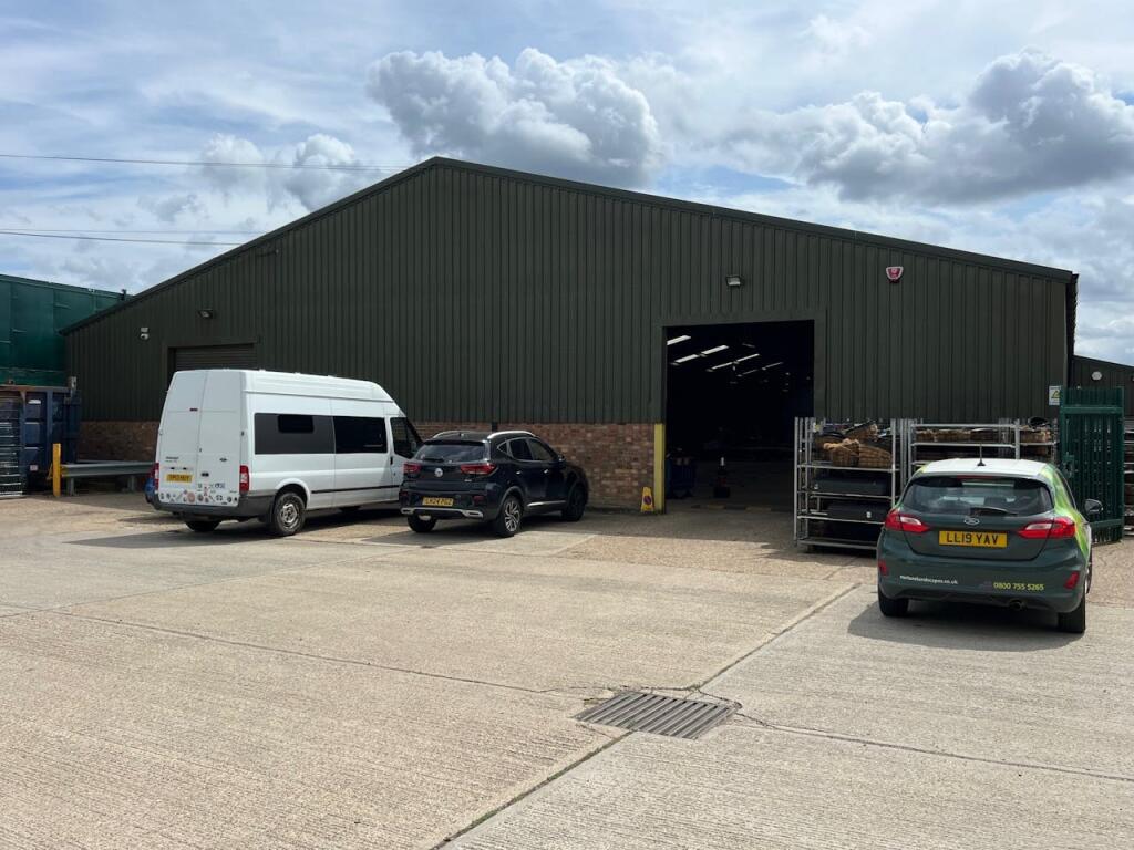 Additional property image - Unit 65, Coursers Farm, Coursers Road, Colney Heath, AL4 0PD