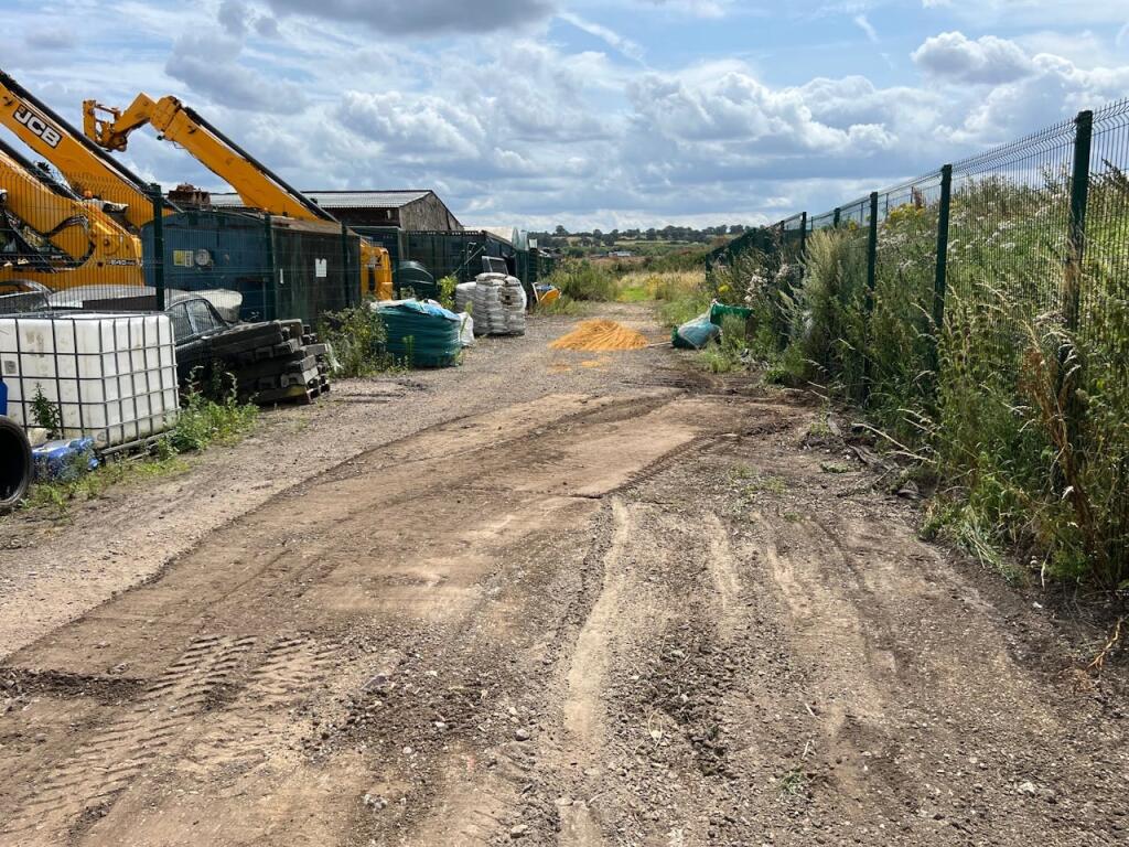 Additional property image - Unit 65, Coursers Farm, Coursers Road, Colney Heath, AL4 0PD