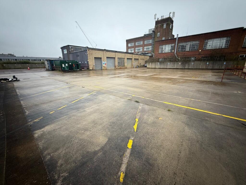 Additional property image - Central, Martinfield, Welwyn Garden City, AL7 1HG