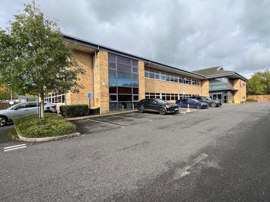 Additional property image - 1 Curo Park, Frogmore, St. Albans, AL2 2DD