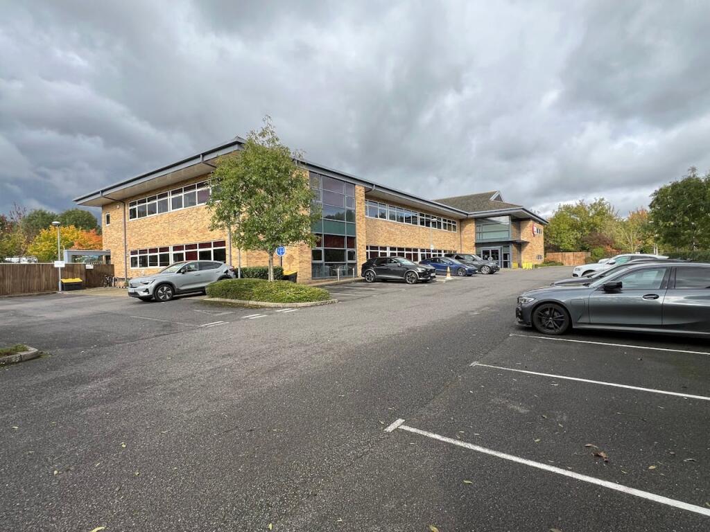 Additional property image - 1 Curo Park, Frogmore, St. Albans, AL2 2DD