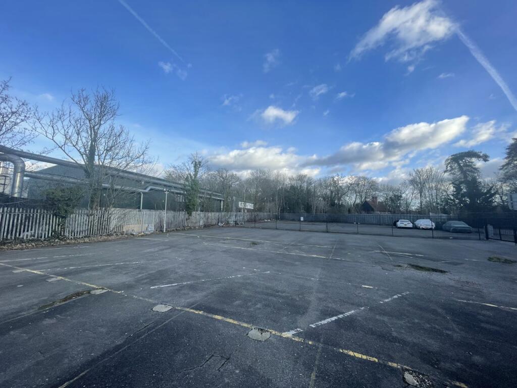 Main image of property: Vale Industrial Estate, Tolpits Lane, Watford, WD18 9QP