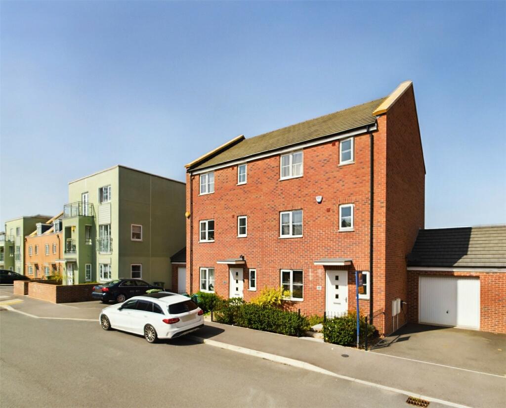 4 bedroom semidetached house for sale in Fairford Road, Cheltenham