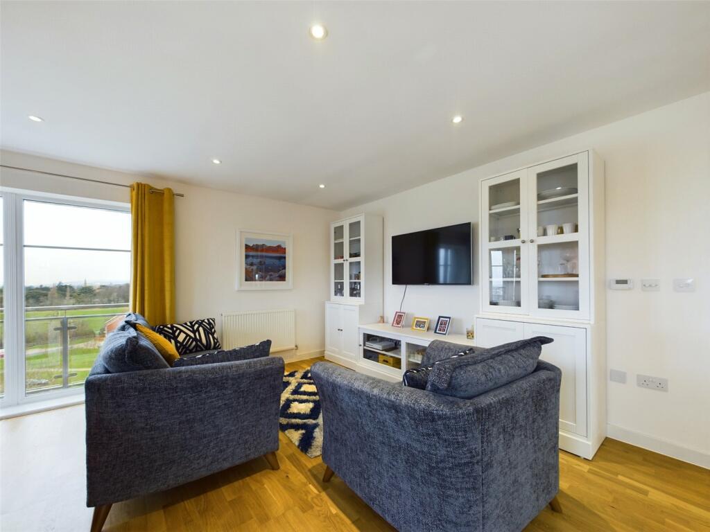 2 bedroom apartment for sale in Ledbury Court, Cheltenham, Gloucestershire, GL52