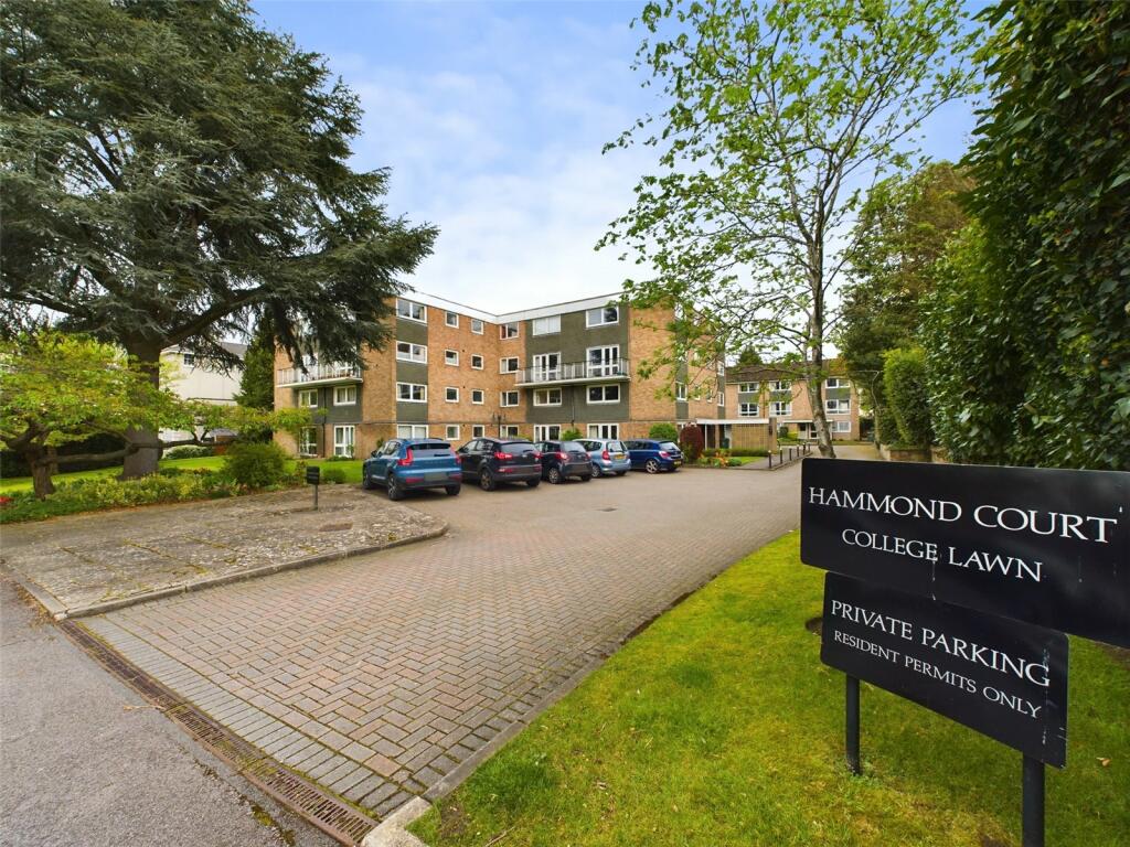 2 bedroom apartment for sale in College Lawn, Cheltenham, Gloucestershire, GL53