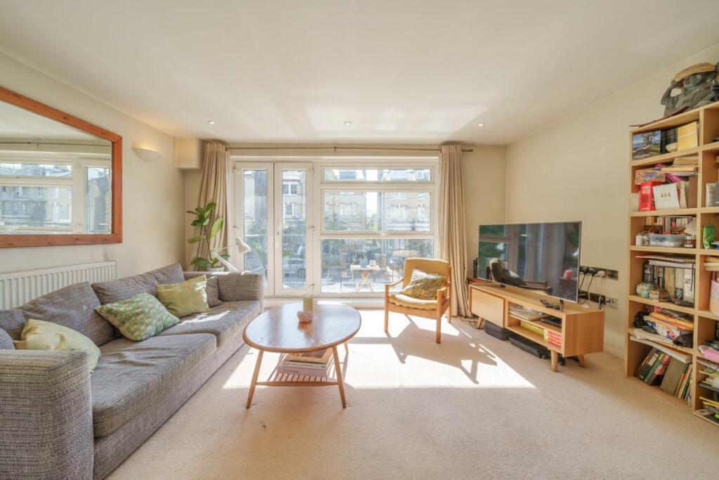 1 bedroom flat for sale in The Chase, Clapham, SW4