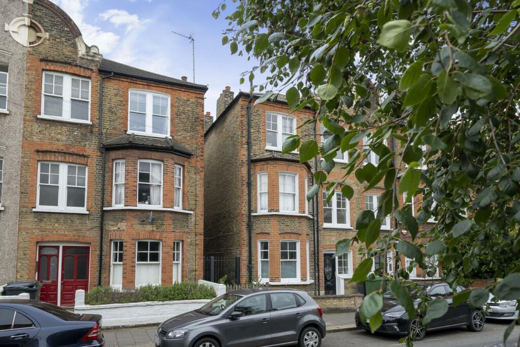 3 bedroom flat for sale in Aristotle Road, Clapham, SW4