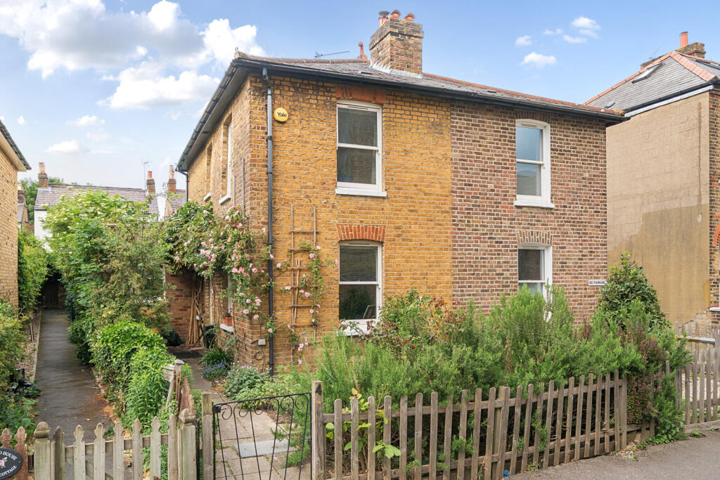 Main image of property: Broomfield Place, London