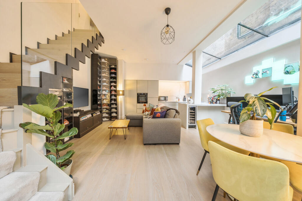 Main image of property: Gordon Road, London