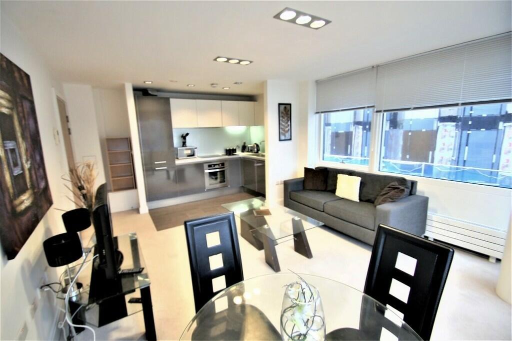2 bedroom apartment for sale in One Park West, Liverpool, L1