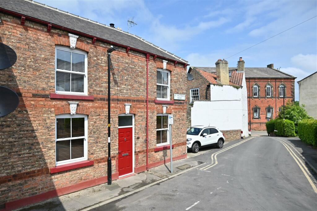 2 bedroom end of terrace house for sale in St. Wilfrids Road, Ripon