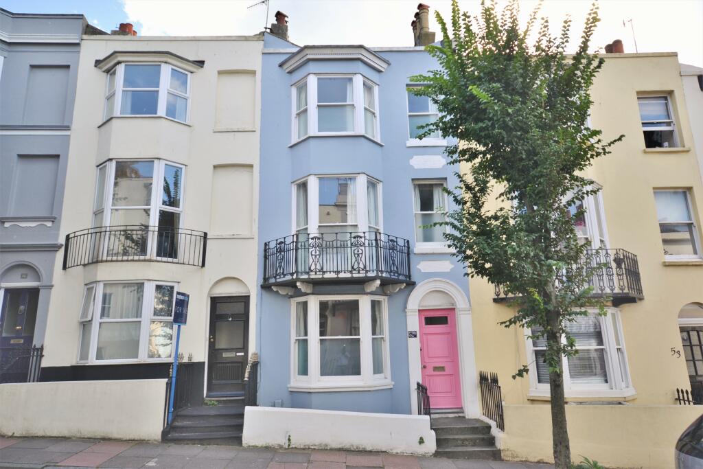 6 bedroom terraced house for rent in Egremont Place, Brighton, BN2