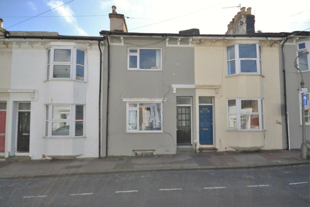 6 bedroom terraced house for rent in Edinburgh Road, Brighton, BN2