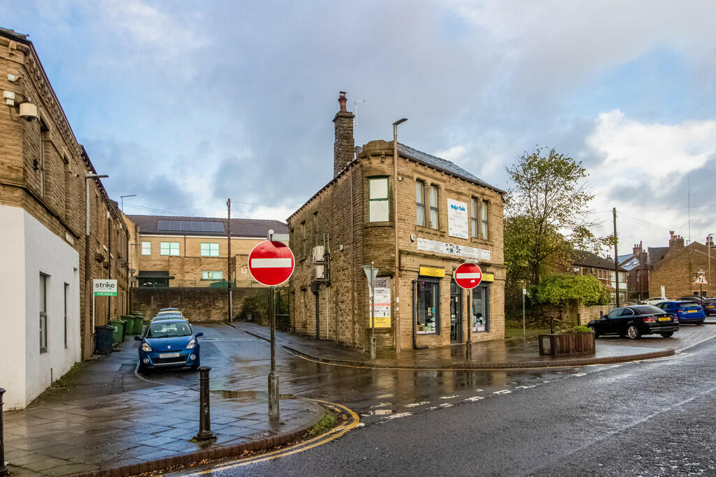 Commercial property for sale in Old Wakefield Road, Moldgreen