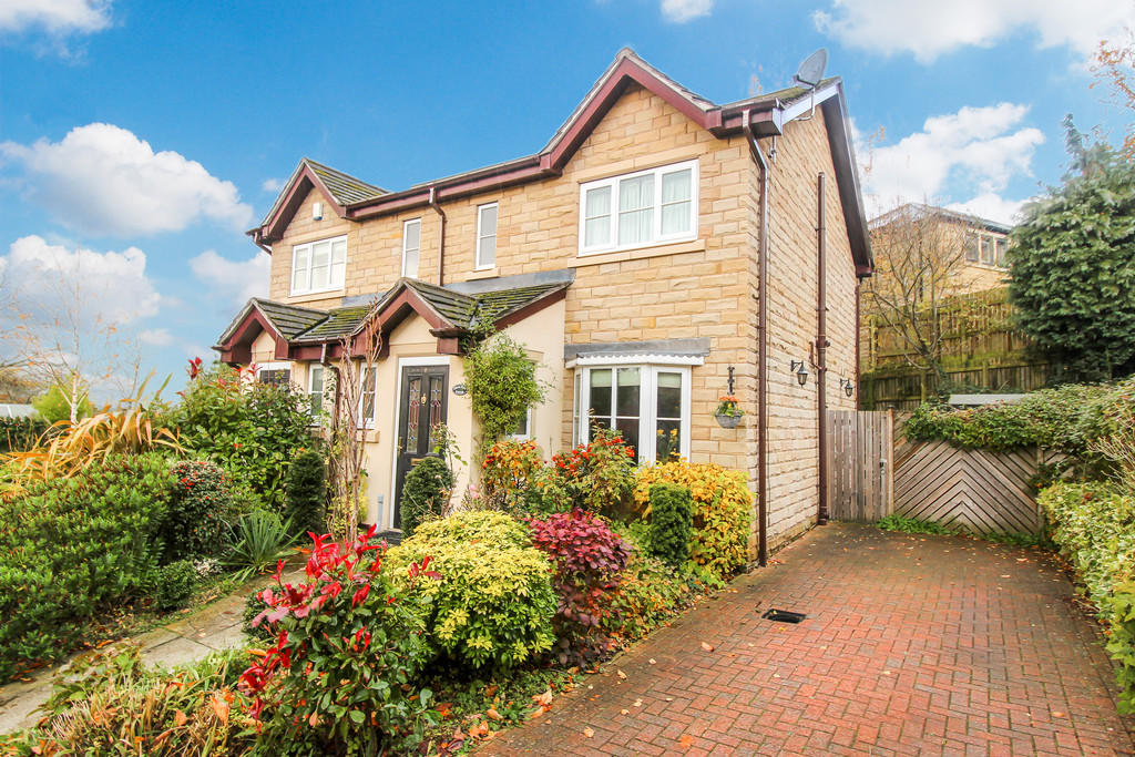3 bedroom semidetached house for sale in Lower Royd, Honley, HD9