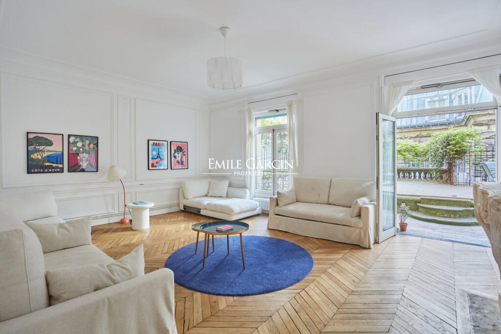 Main image of property: Paris-Isle of France, Paris, Paris 16