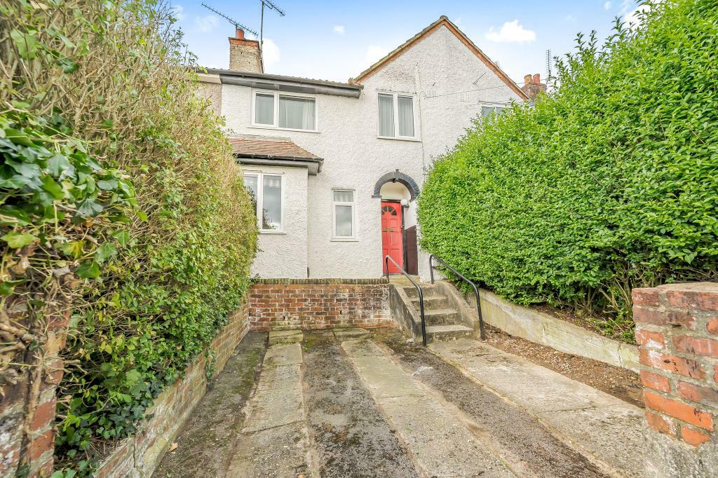 3 bedroom end of terrace house for sale in Tilehurst, Berkshire, RG30