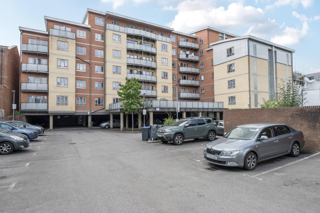 Main image of property: Crossway Point,  Reading, Berkshire, RG1