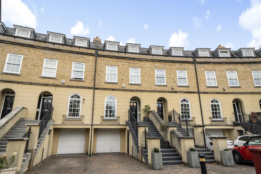 Main image of property: Cadugan Place, Reading,  Berkshire,  RG1, RG1