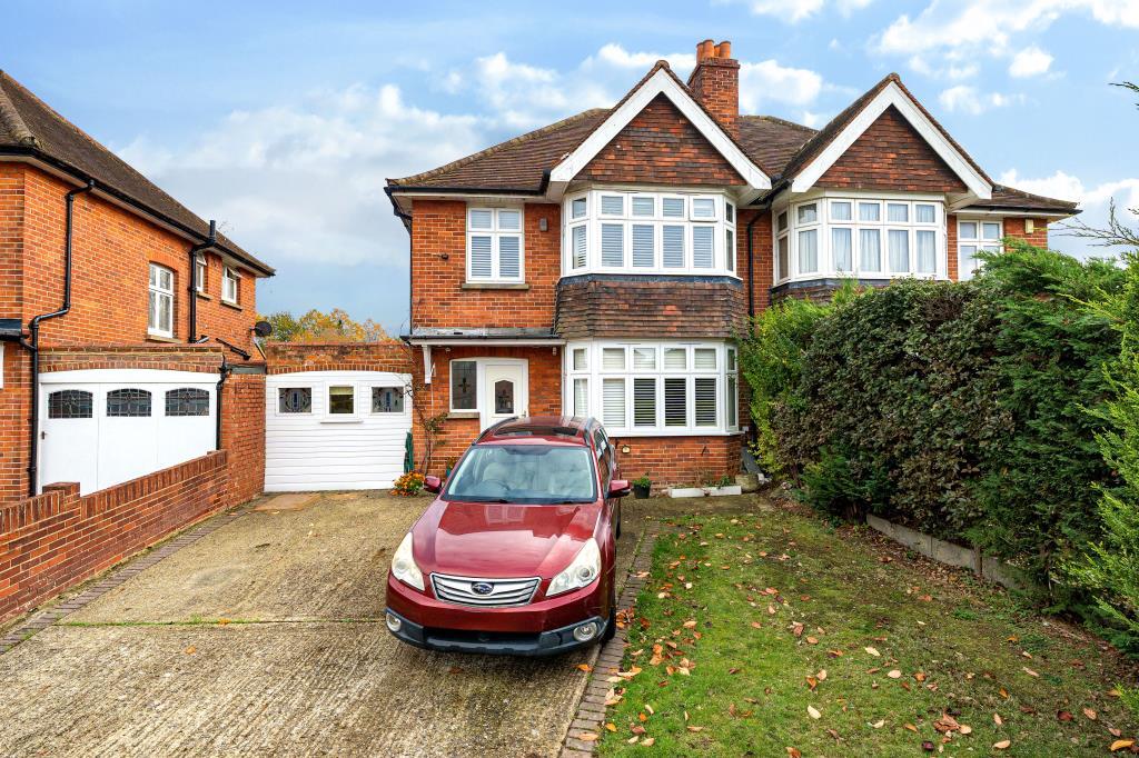 Main image of property: Convenient for Town Centre, Berkshire, RG30