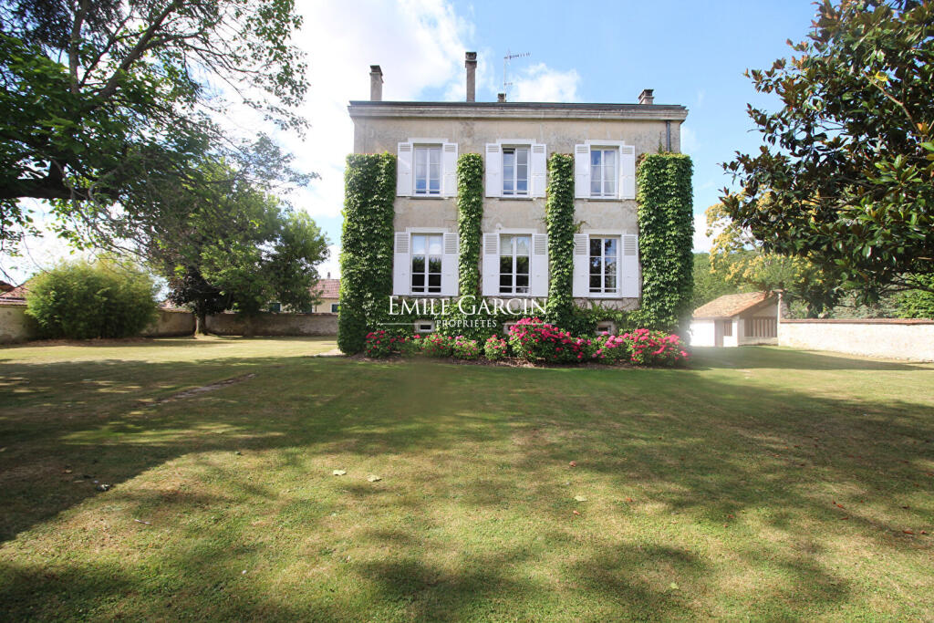 Main image of property: Paris-Isle of France, Seine-et-Marne, Fontainebleau
