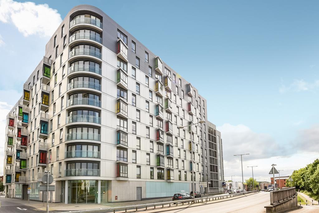 Main image of property: Chatham Street, Reading, RG1