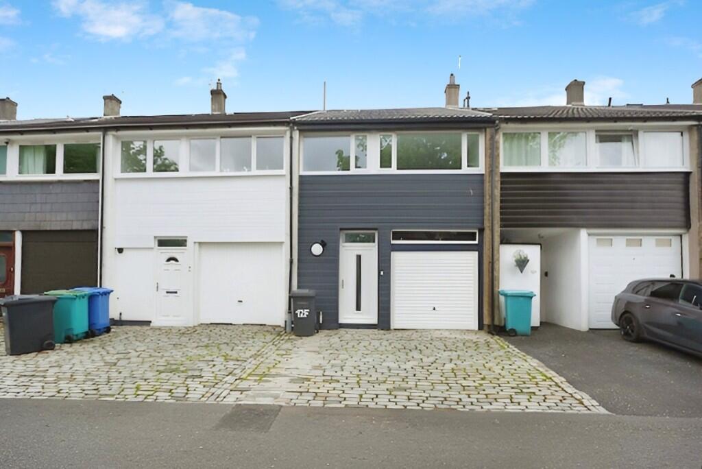 Main image of property: Darroch Way, G67