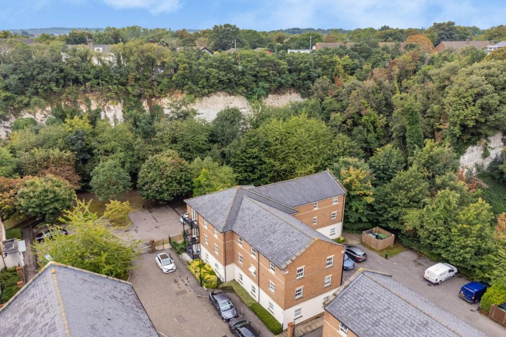 Main image of property: Empire Walk, Greenhithe, DA9