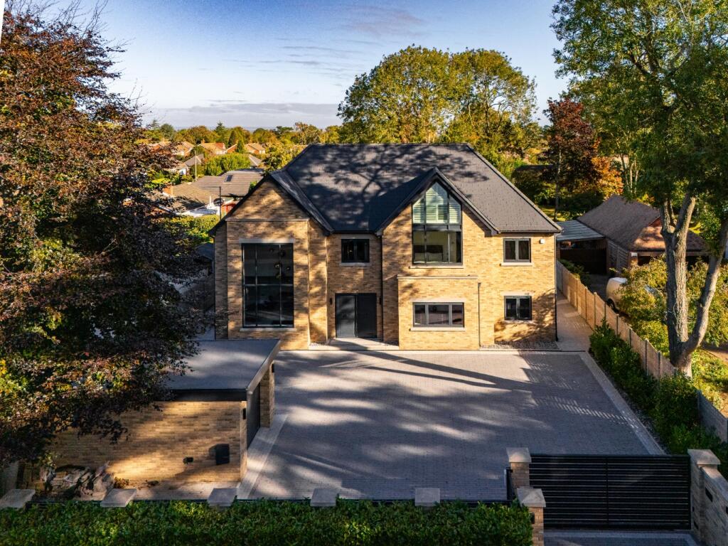 Main image of property: Fawkham Avenue, New Barn, DA3