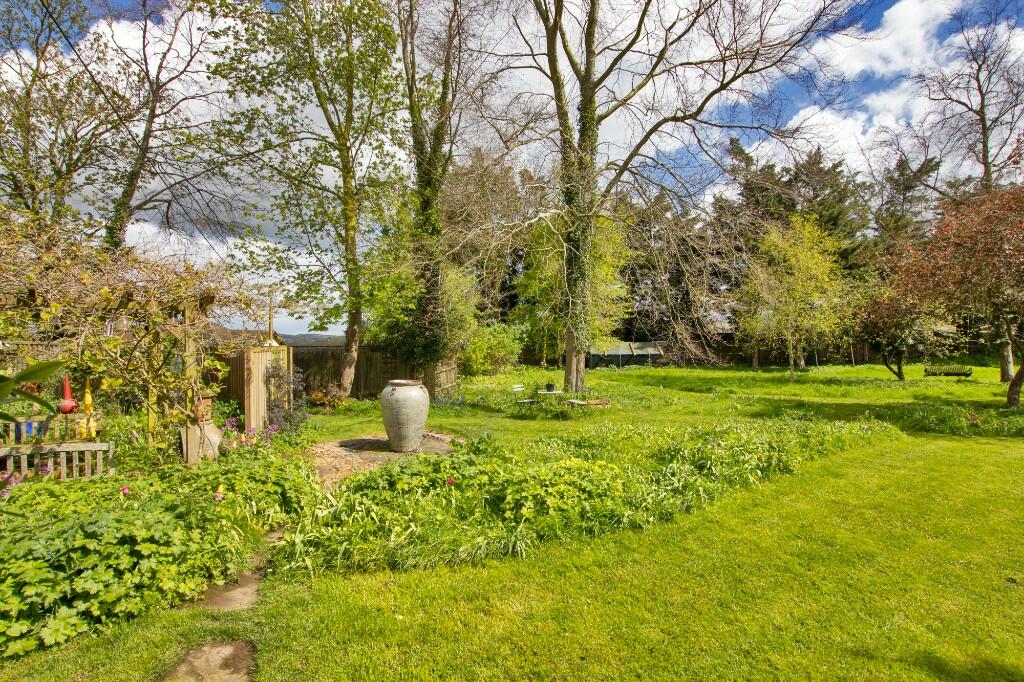 Additional property image - Gorse Hill, Farningham, DA4
