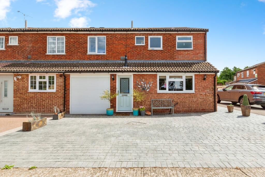 Main image of property: Eskdale Gardens, Maidenhead, Berkshire, SL6