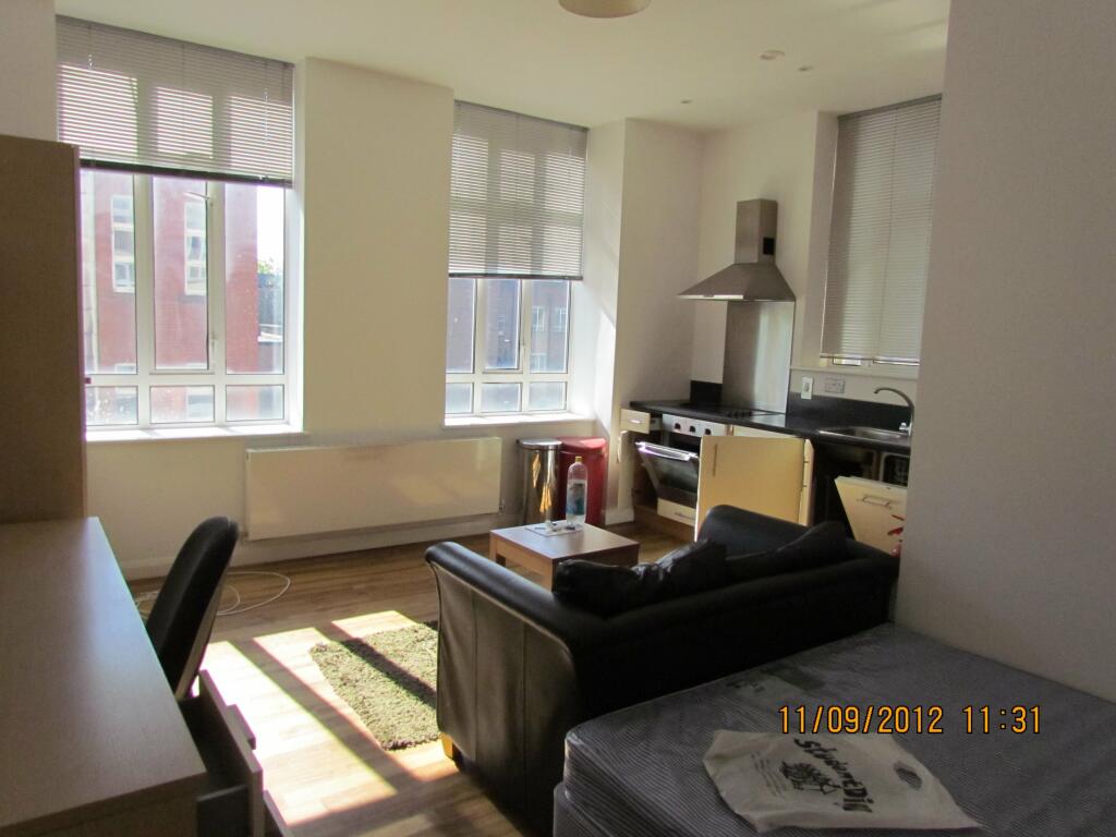 Studio flat for rent in Portland House, The Kingsway, City Centre, Swansea, SA1