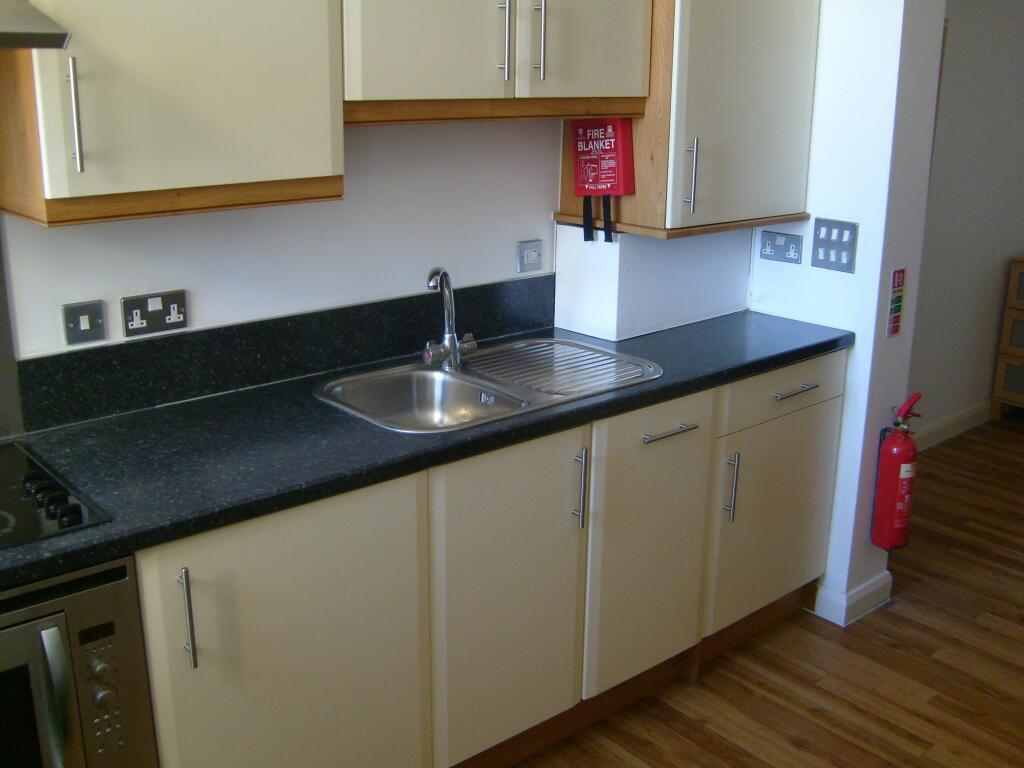 Studio flat for rent in Portland House, The Kingsway, City Centre, Swansea, SA1