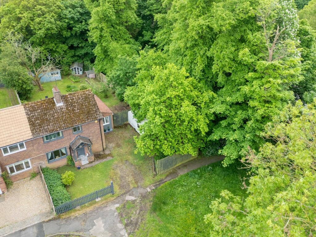 3 bedroom semidetached house for sale in The Park, Hewell Grange