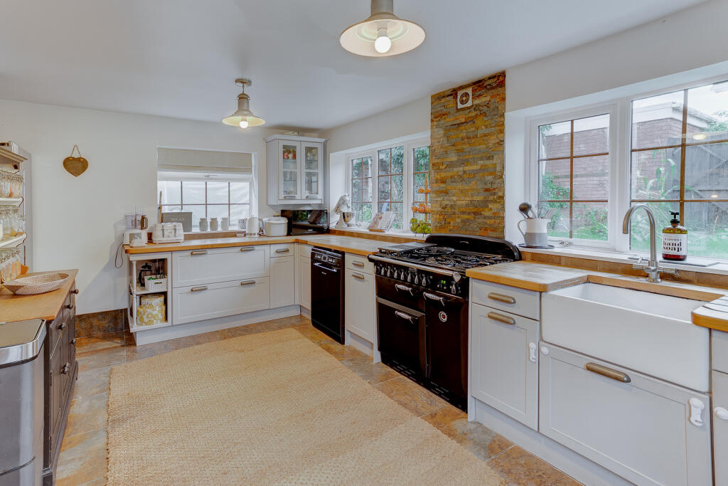 Additional property image - Foley Gardens, Stoke Prior, Bromsgrove, Worcestershire, B60
