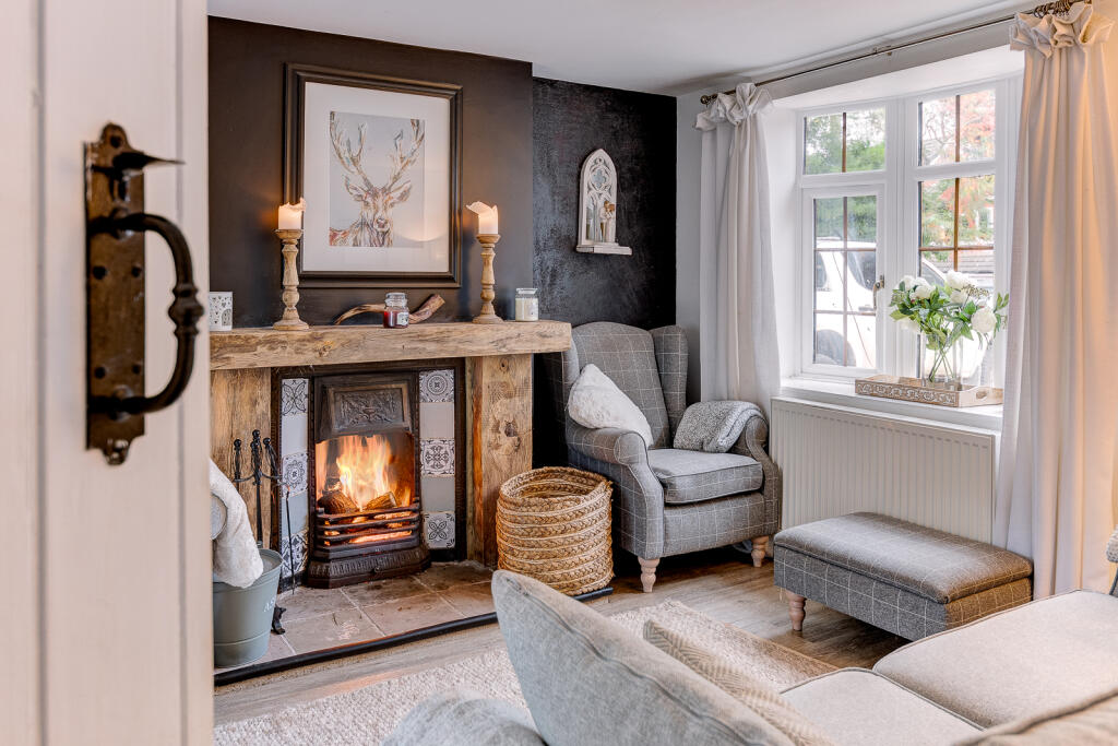 Additional property image - Foley Gardens, Stoke Prior, Bromsgrove, Worcestershire, B60
