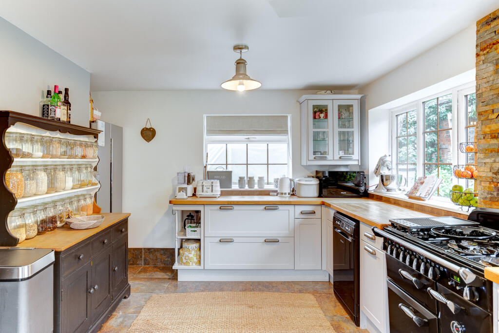 Additional property image - Foley Gardens, Stoke Prior, Bromsgrove, Worcestershire, B60