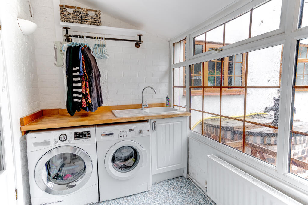 Additional property image - Foley Gardens, Stoke Prior, Bromsgrove, Worcestershire, B60