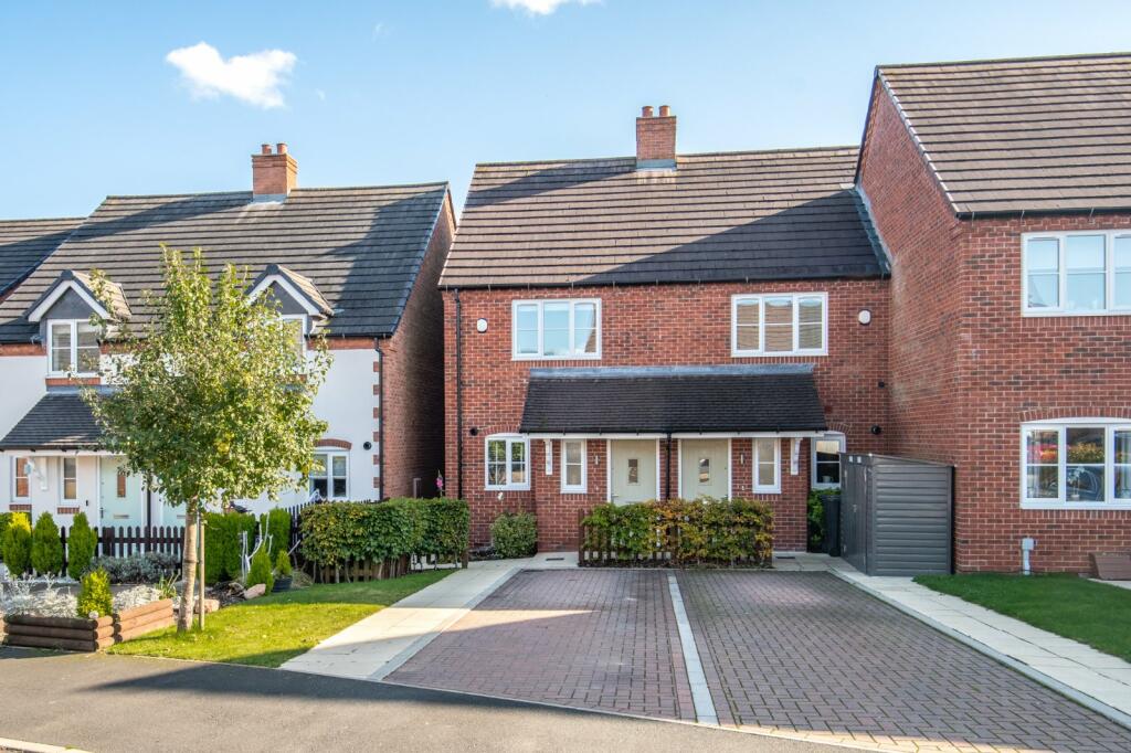 Main image of property: Meadow View Close, Bromsgrove, Worcestershire, B60