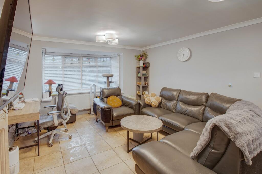 Additional property image - Roman Way, Bromsgrove, Worcestershire, B61