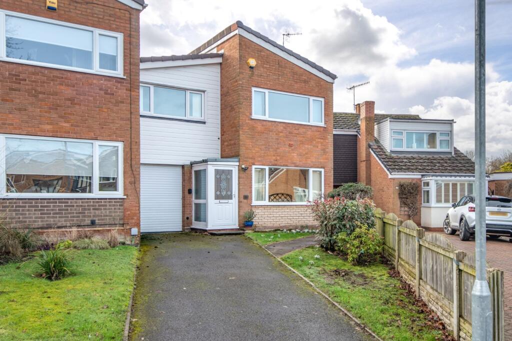 Additional property image - Warwick Hall Gardens, Bromsgrove, Worcestershire, B60