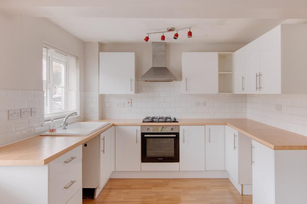 Additional property image - Stourbridge Road, Catshill, Bromsgrove, Worcestershire, B61