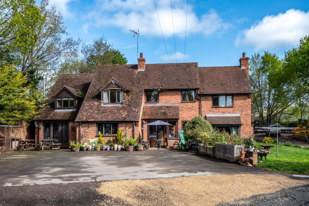 Property image for Dusthouse Lane, Finstall, Bromsgrove, Worcestershire, B60