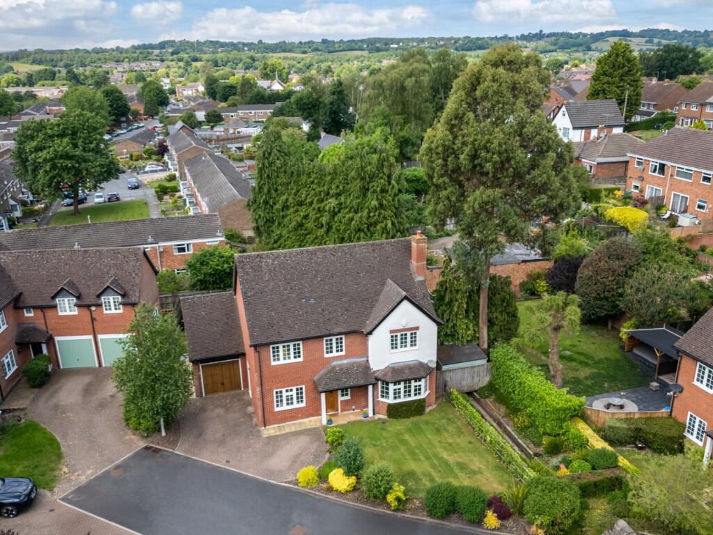 Main image of property: Foxtail Place, Catshill, Bromsgrove, Worcestershire, B61