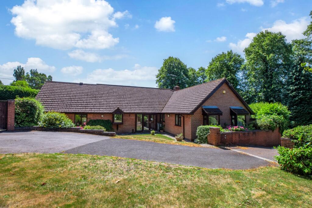 Main image of property: Plymouth Road, Barnt Green, Birmingham, Worcestershire, B45