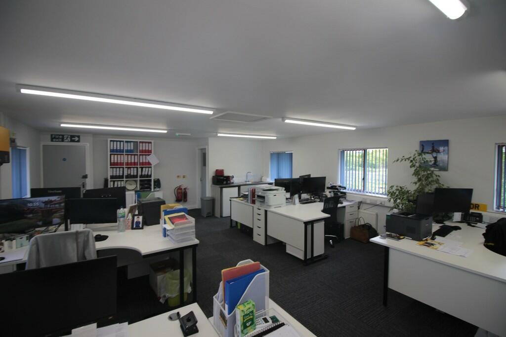 Commercial property to lease in Unit 7, North Anston Business Centre