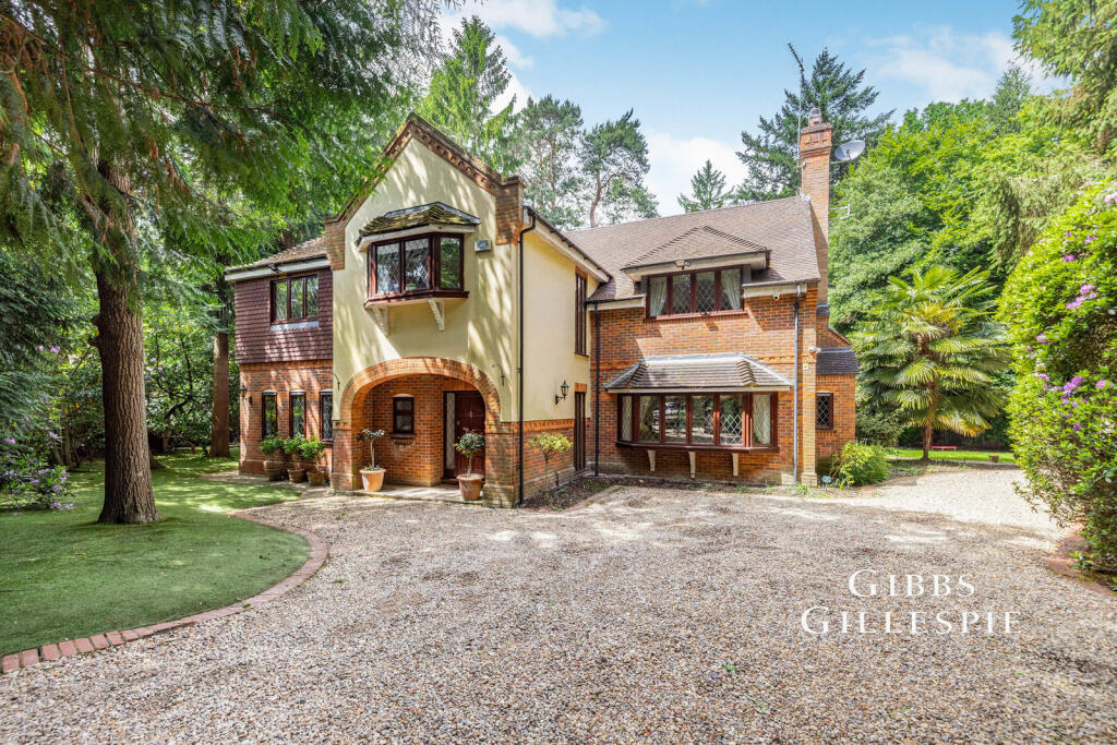 Main image of property: Pinewood Close, Northwood, Hertfordshire, HA6