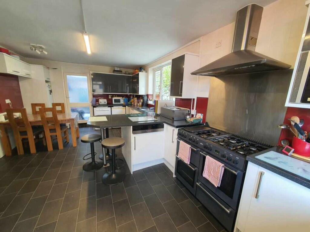 8 bedroom guest house for sale in Avron House, Windsor Road, Torquay