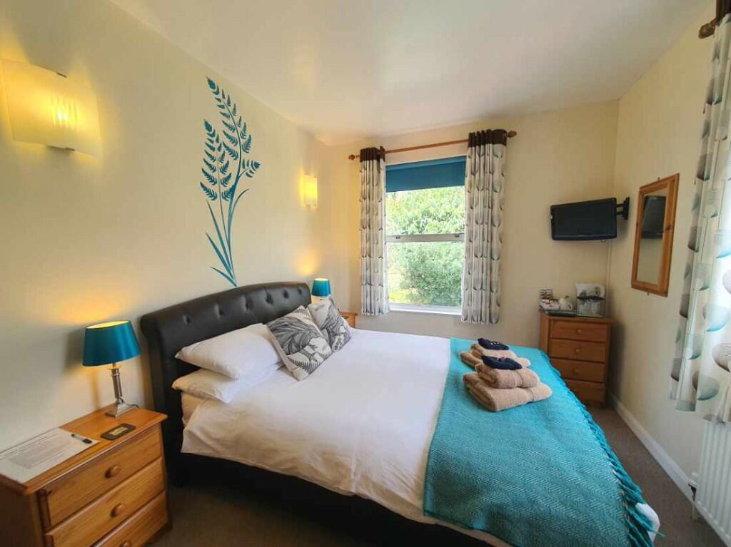 8 bedroom guest house for sale in Avron House, Windsor Road, Torquay