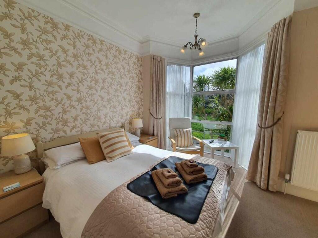 8 bedroom guest house for sale in Avron House, Windsor Road, Torquay